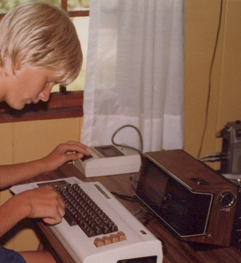 Paul-Braren-and-his-Commodore-VIC-20-in-July-1981