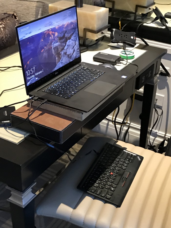 ITProHobby-Las-Vegas-Palazo-hotel-rig-for-better-typing-and-monitor-height.JPG