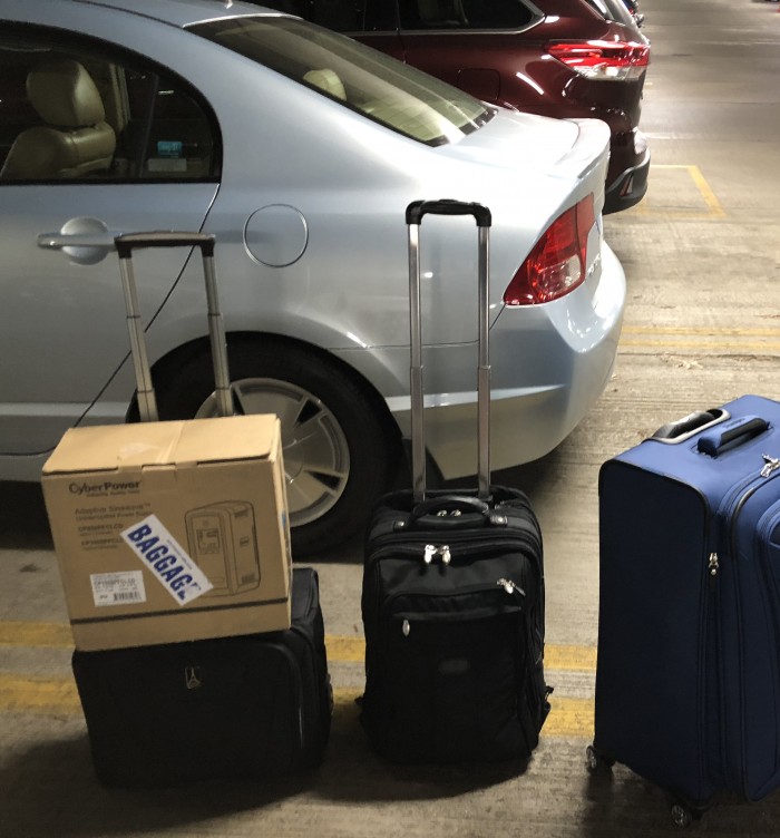 VMworld-2018-US-SYS-5028D-TN4T-and-all-luggage-and-UPS-by-Paul-Braren-for-ITProHobby-2018-08-26