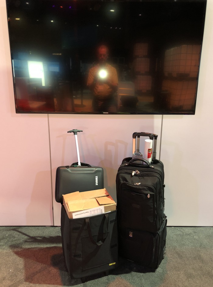 VMworld-2018-US-SYS-5028D-TN4T-and-all-luggage-and-UPS-hotel-to-hotel-transfer-by-Paul-Braren-for-ITProHobby-2018-08-26