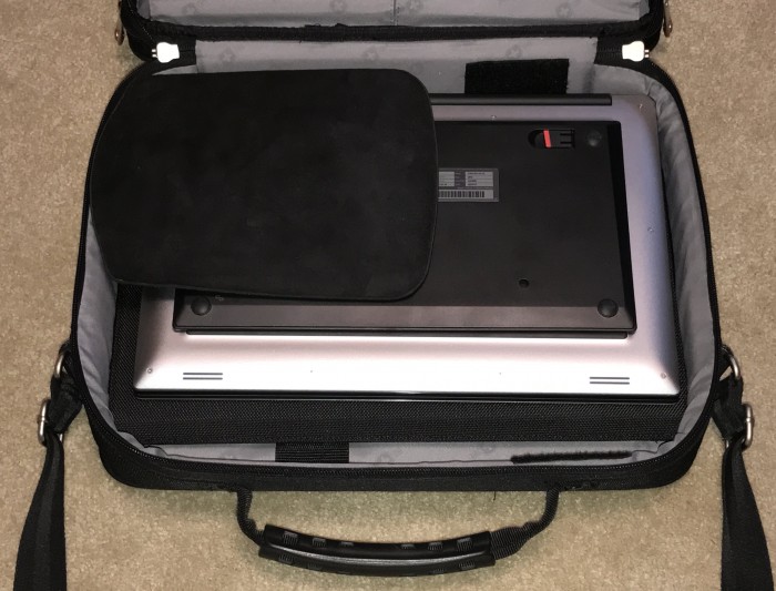 ASUS-monitor-in-laptop-bag-ITProHobby.JPG