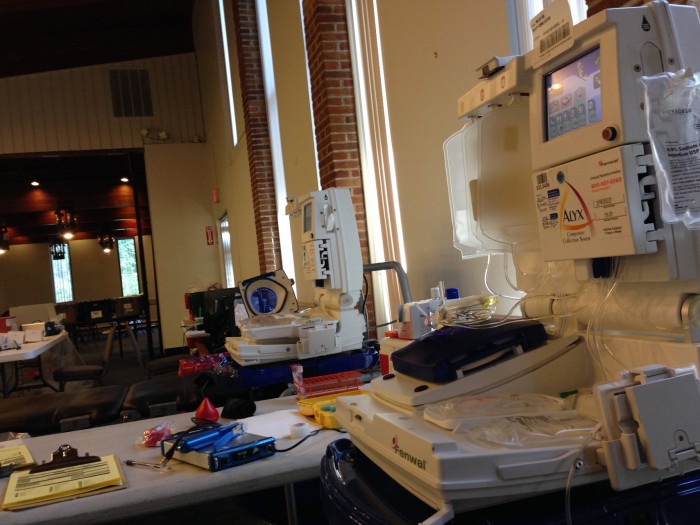 Fenwal-Double-Red-Cell-Donation-machine-at-a-May-2014-Red-Cross-blood-drive-in-Connecticut