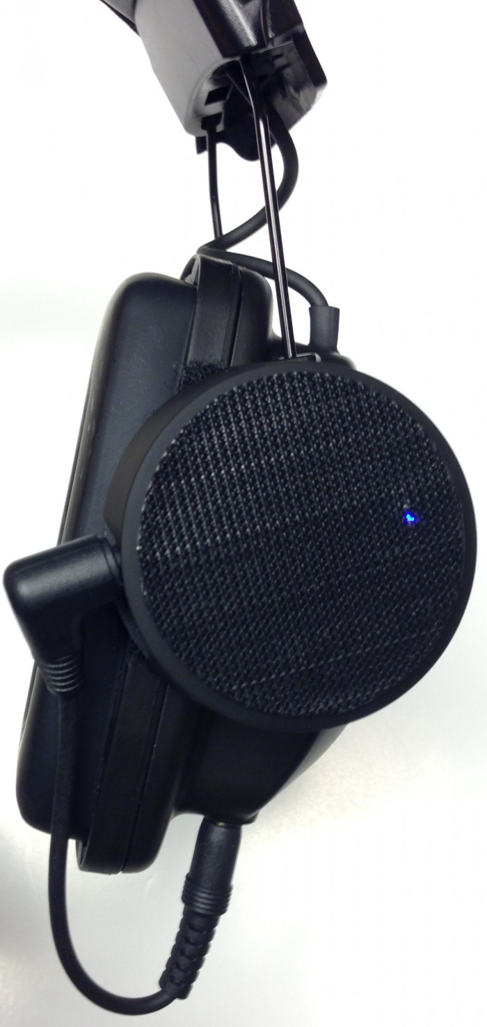 Close-up-Rear-view-of-Headset