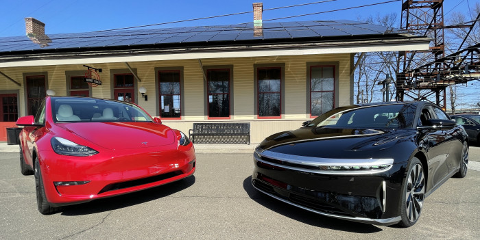 Close-up-Model-Y-and-Lucid-Air-Westport-CT-EVfreedomCT-by-Paul-Braren-2021-03-22-IMG_2682.JPG