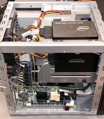 Supermicro-AOC-SLG3-2E4-installed-shows-U2-cable-routing