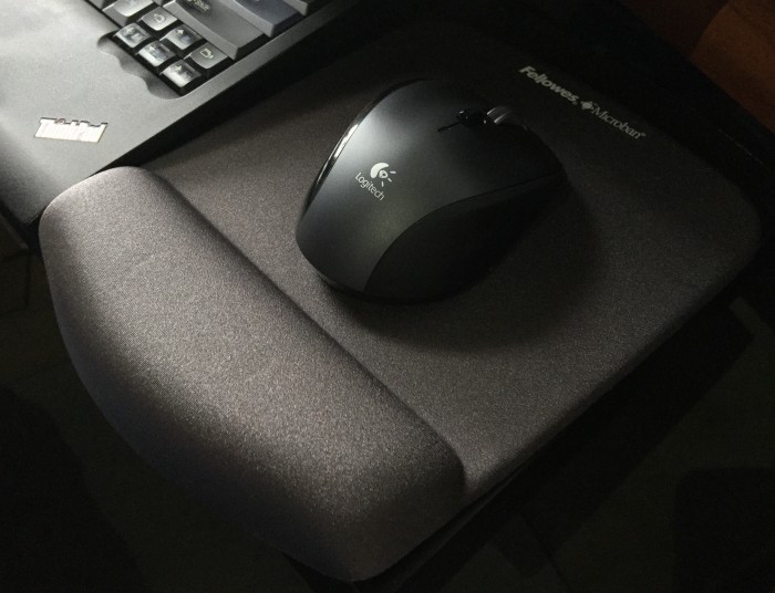 my-Fellowes-Microban-grey-mouse-pad-with-logitech-m705