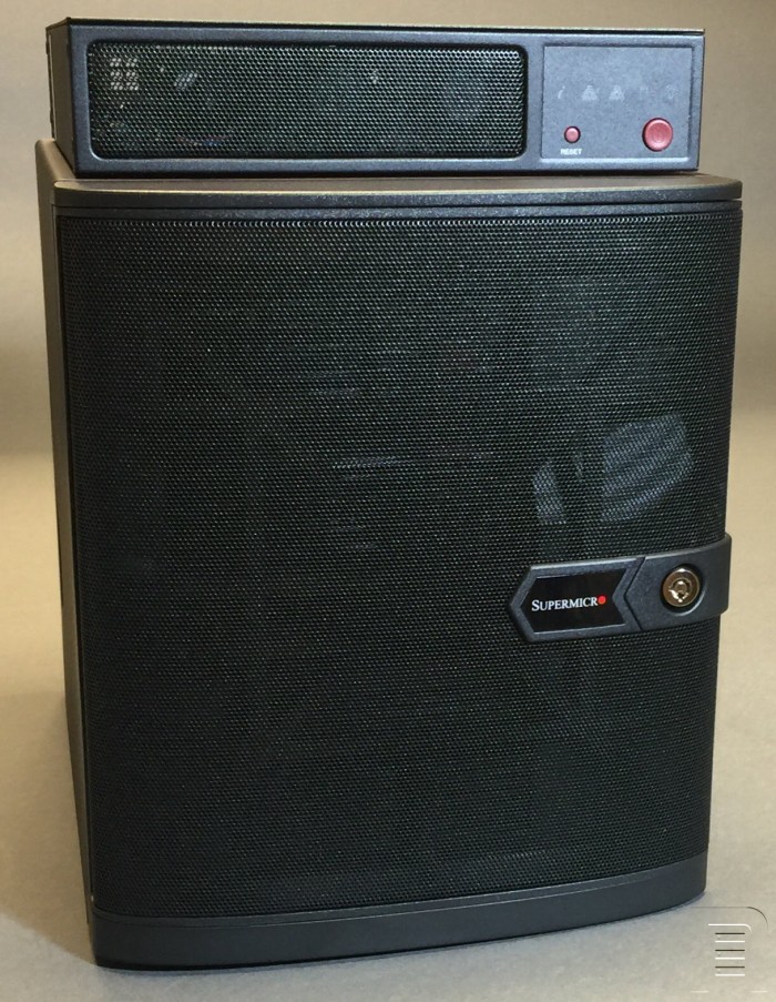 ITProHobby-front-view-comparison-Supermicro-SuperServer-SYS-5028D-TN4T-and-SYS-E200-8D