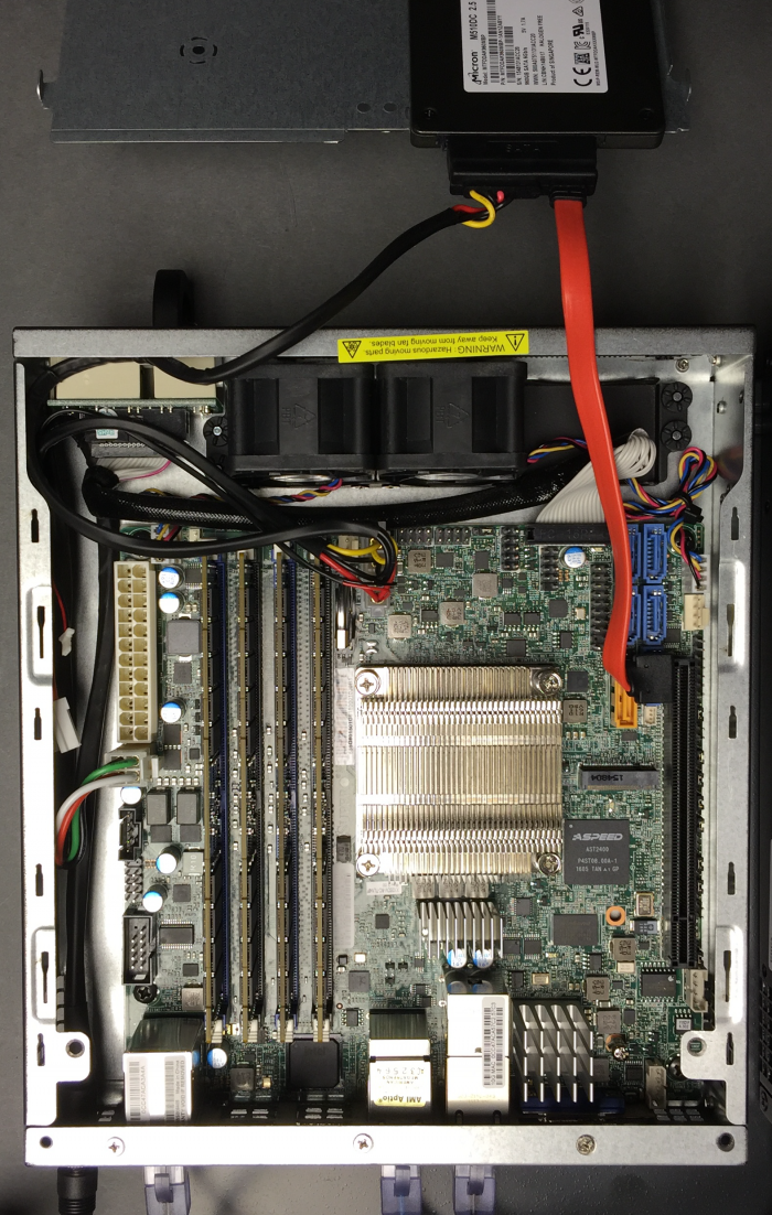 ITProHobby-SYS-E200-8D_Top_Lid-Off