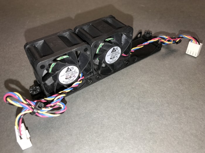 Supermicro-two-FFB0412SHN-fans-in-3-fan-assembly