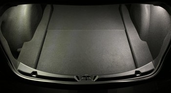 IMG_6504-Compare-Oznium-at-left-and-Abstract-Ocean-at-right-Tesla-Model-3-trunk-ITProHobby.JPG