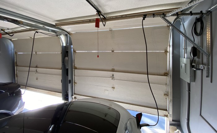 Tesla-Cable-Organizer-2-point-0-wide-angle-installed-with-Gen-2-Mobile-Connector-Kit-by-Paul-Braren-at-ITProHobby