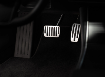 tesla-model-3-pedal-set-aluminum-and-rubber2