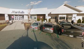 ChargePoint-Burlington-MA-Google-Maps-showing-both-EV-spots-taken-by-non-EV-vehicles--ITProHobby