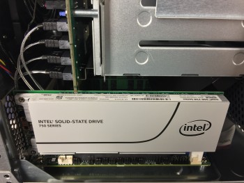 Intel_750_installed_in_Supermicro-SYS-5028D-TN4T-edited.JPG