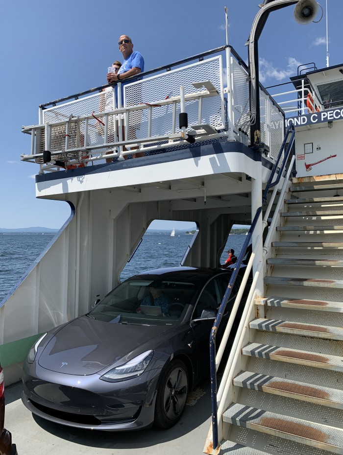 2019-08-03-Plattsburgh-NY-ferry-with-Tesla-Model-3--ITProHobby.JPG