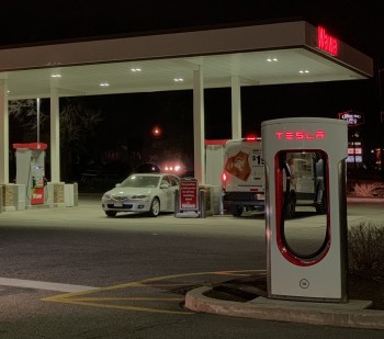 IMG_2450-Tesla-Supercharger-Wawa-Woodbridge-NJ-by-Paul-Braren--ITProHobby