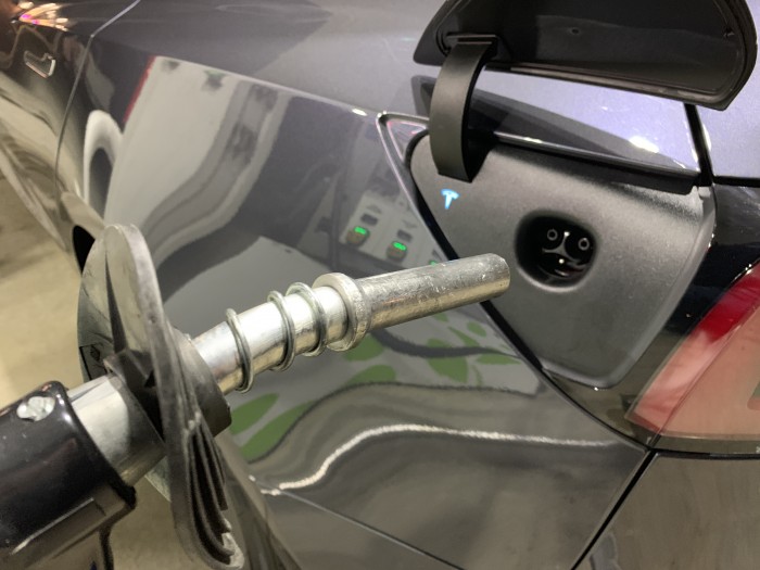 IMG_5296-Tesla-at-Cumberland-Farms-2018-12-26--ITProHobby.JPG