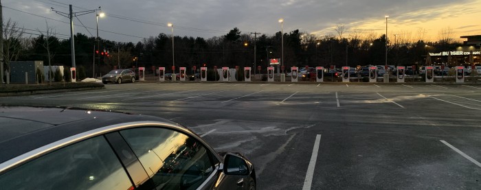 IMG_8159-Manchester-CT-Tesla-Supercharger-2019-01-26--ITProHobby.JPG